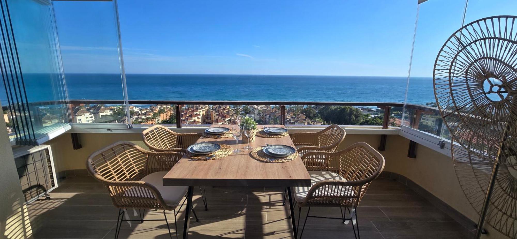 Blue Horizon - Luxury By The Sea
